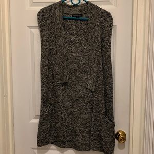 Banana republic grey sweater vest size M